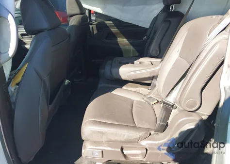2018 Honda Odyssey Touring z USA, uszkodzony, nr VIN 5FNRL6H84JB020671